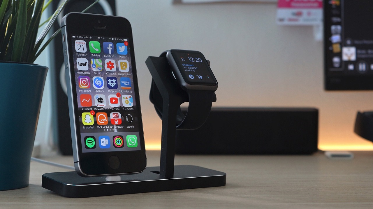 Jak sparować Apple Watch z iPhonem?