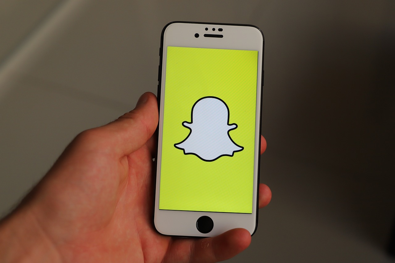 Jak wysłać zdjęcie jako migawkę na Snapchat?